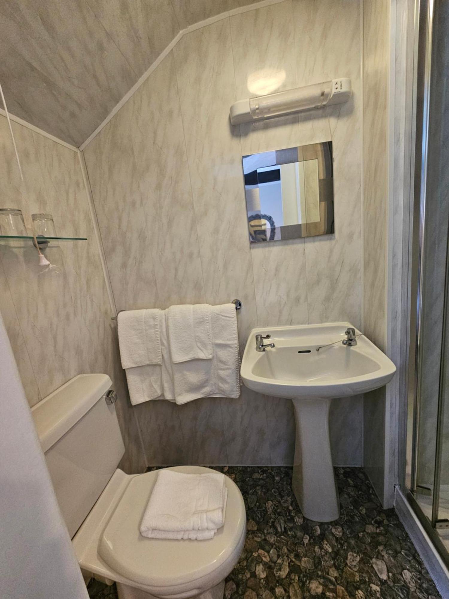 The Beacons Guest House Brecon Bagian luar foto