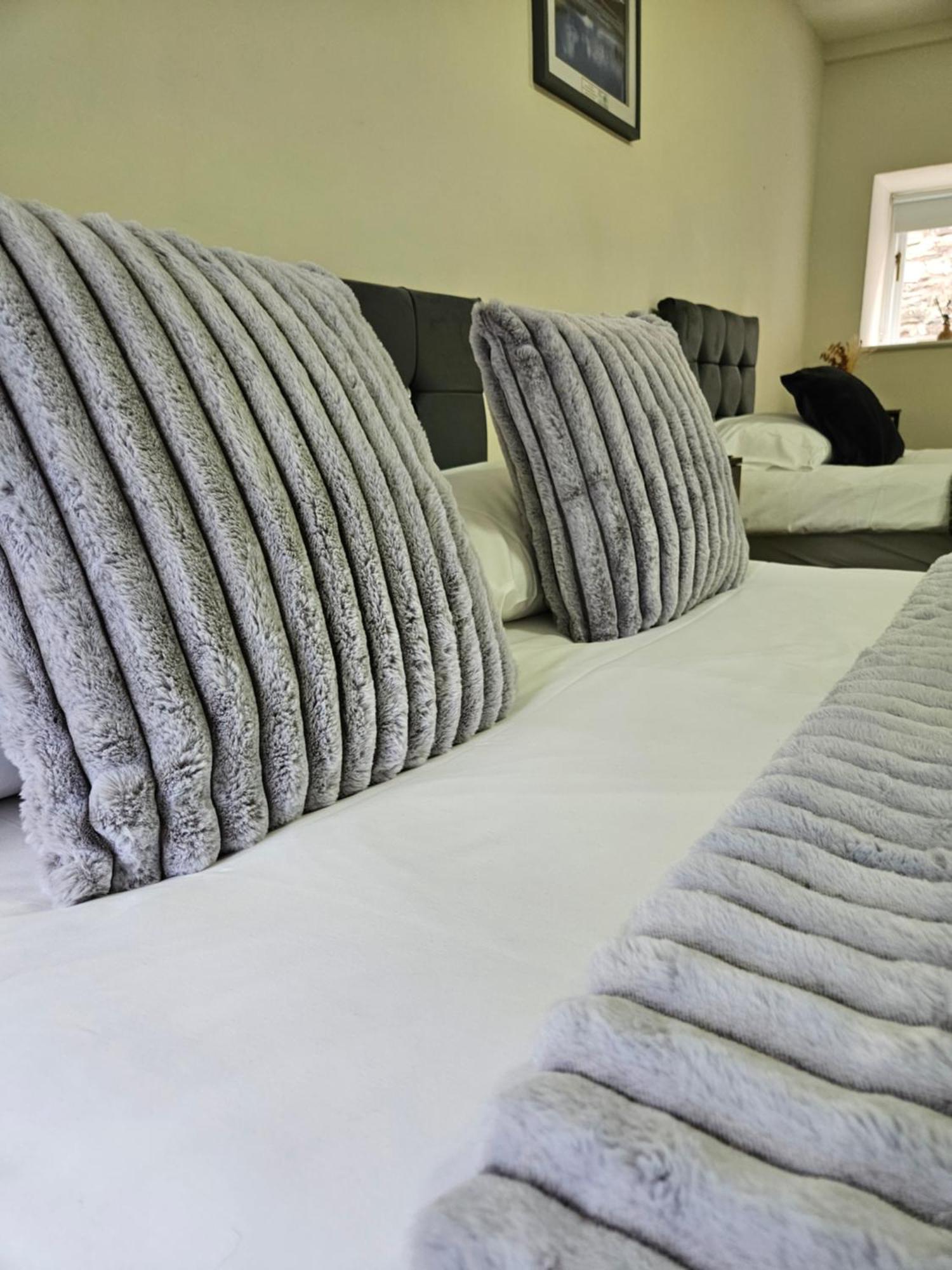 The Beacons Guest House Brecon Bagian luar foto