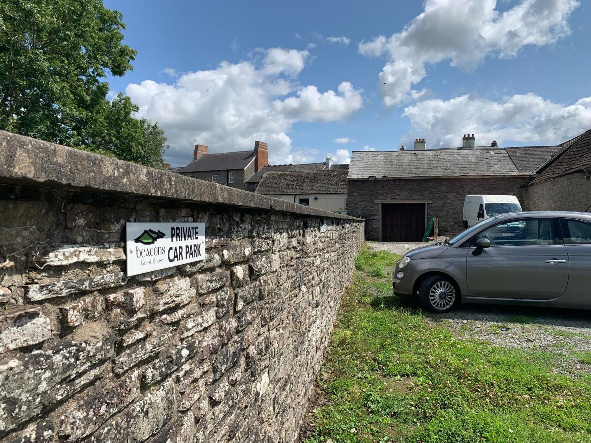 The Beacons Guest House Brecon Bagian luar foto