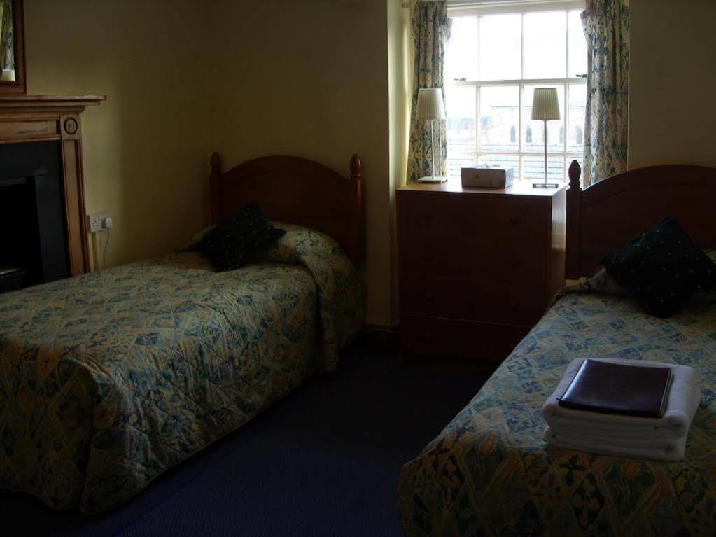 The Beacons Guest House Brecon Bagian luar foto
