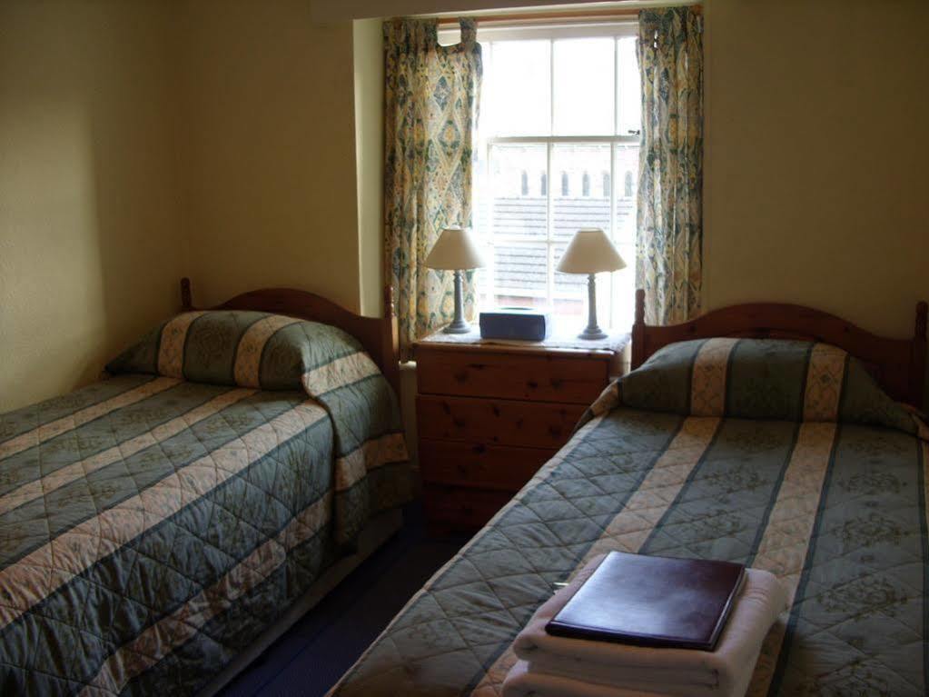 The Beacons Guest House Brecon Bagian luar foto
